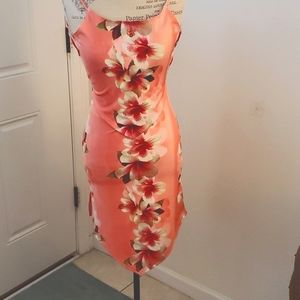 Rave City Tropical two piece summer set in pink papaya color.... BEAUTIFUL